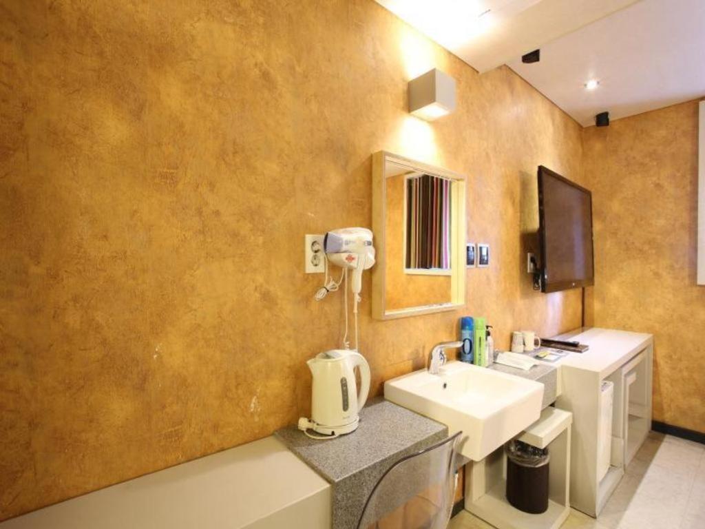 Motel Baron De Paris à Séoul Extérieur photo