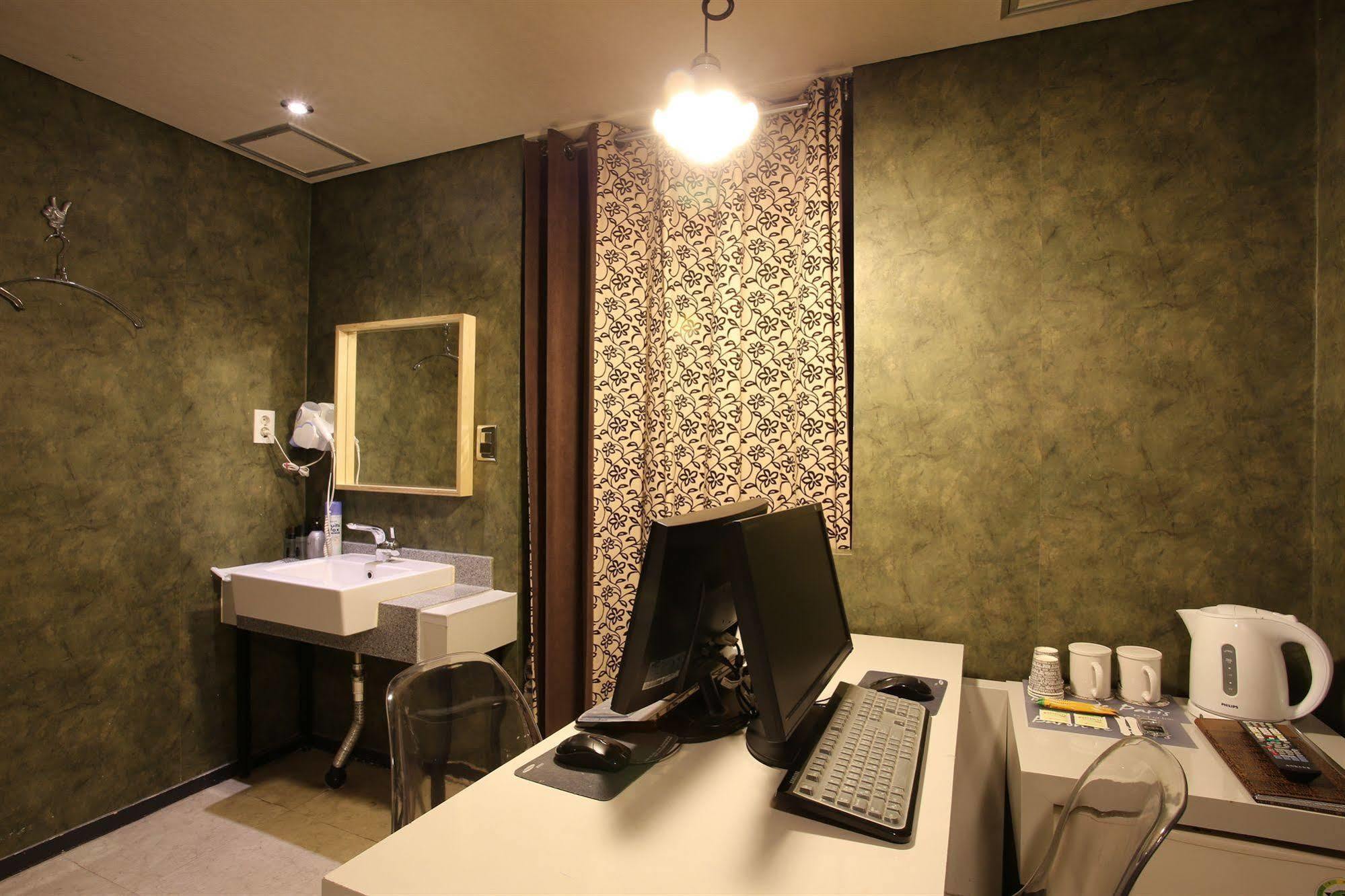 Motel Baron De Paris à Séoul Extérieur photo