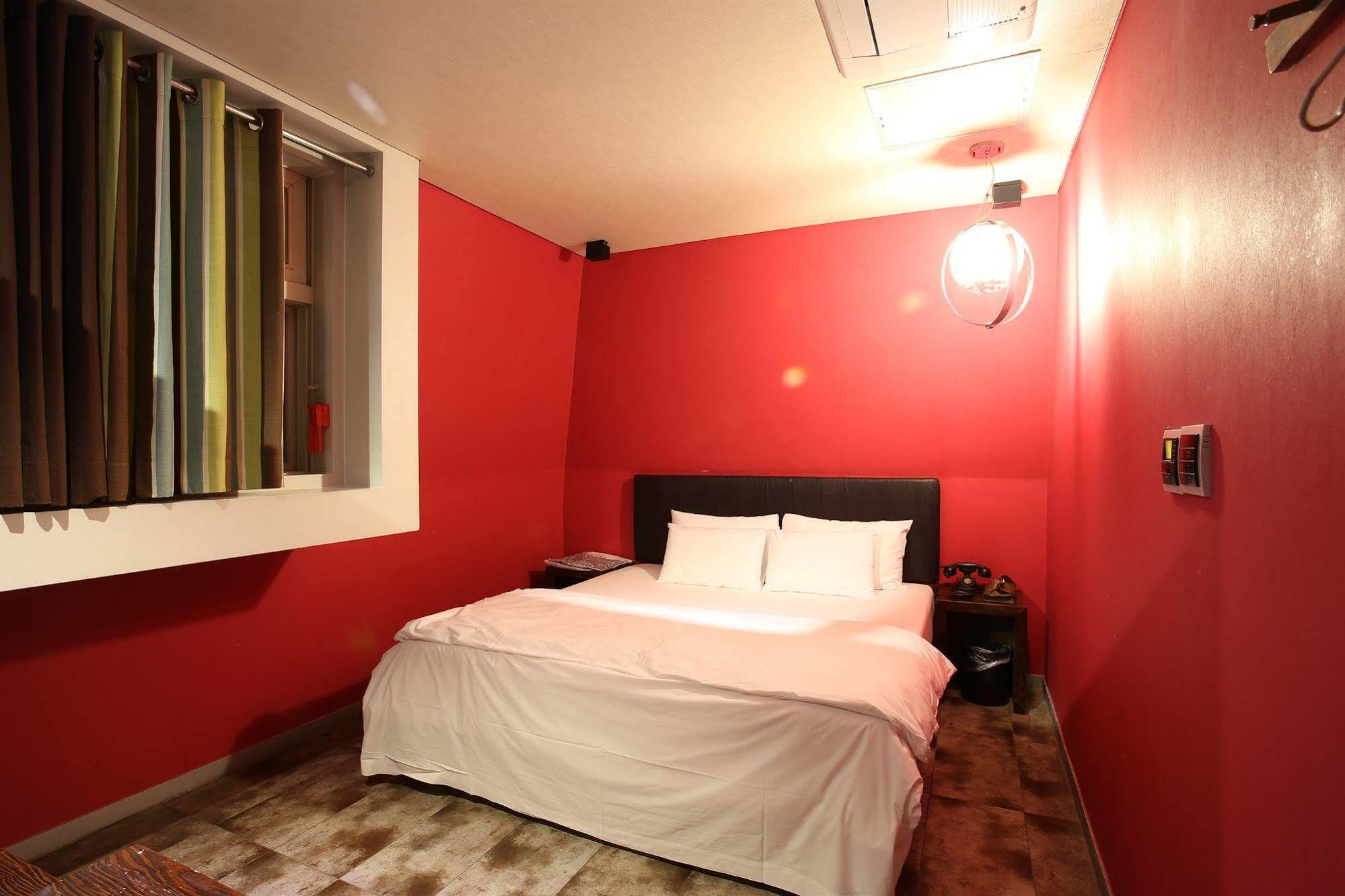 Motel Baron De Paris à Séoul Extérieur photo